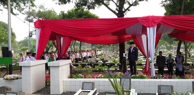 Wagub Sandi Pimpin Upacara Ziarah Makam Pahlawan