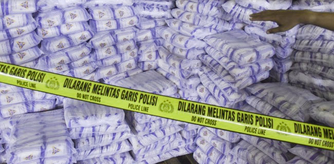 Polisi Sita 40 Ribu Ton Garam Industri Siap Edar