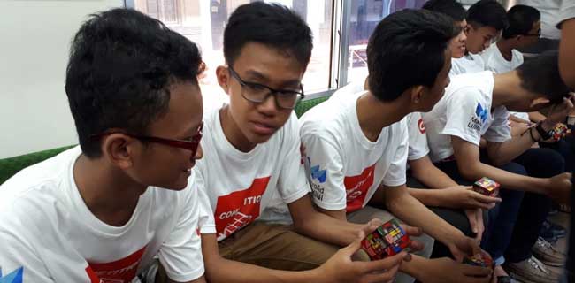 Momen Hari Anak Nasional, KCI Jualan Rubik Berkepala KRL