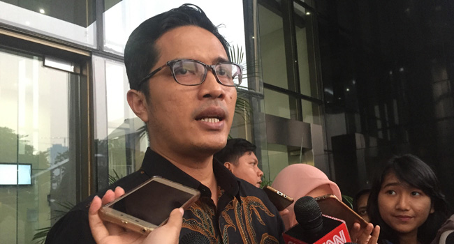 KPK Siap Periksa Tiga Saksi Terkait Suap Bupati Mojokerto