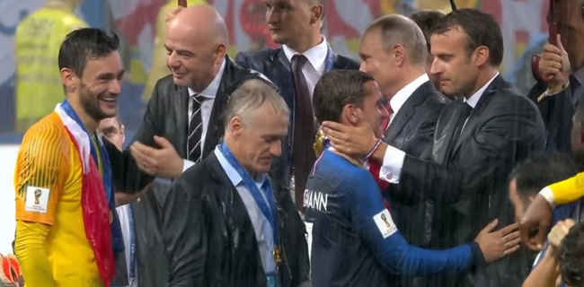 Presiden Macron Anugerahkan Penghargaan Tertinggi Untuk Les Blues