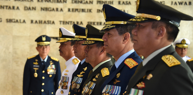 5 Pati TNI Terima Bintang Dharma