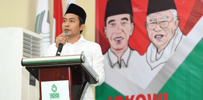 Sarung Jokowi Bangun Basis Dukungan Di Pesantren