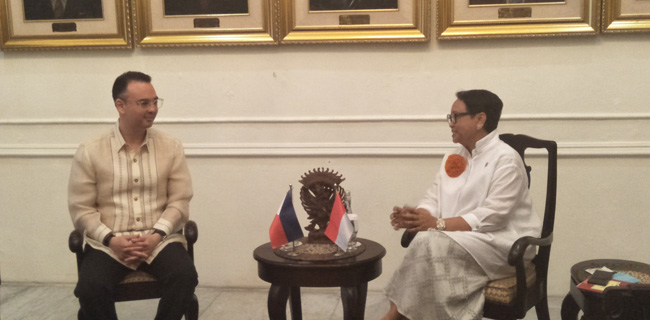 Retno Marsudi Bareng Menlu Filipina Bahas Hubungan Bilateral