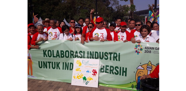 Menperin Airlangga Turun Bersih-Bersih GBK