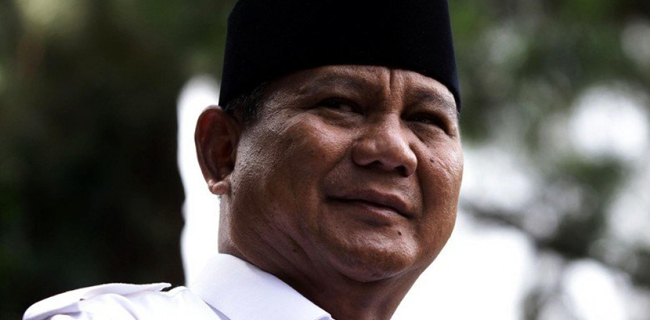 Prabowo Jabat Tangan Tim Lawan Di Gedung KPU