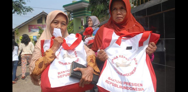 Bawaslu Larang Jokowi Bagi-Bagi Sepeda Saat Kampanye