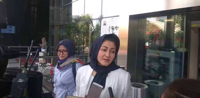 Istri Setya Novanto Sambangi KPK Koordinasi Pengembalian Uang