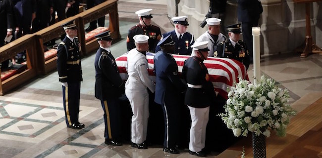 Obama, Bush Dan Clinton Hadiri Upacara Pelepasan Jenazah McCain, Trump Hanya Kirim Anak Dan Menantu