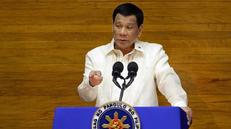 Duterte: Jika Tidak Suka, Pimpin Revolusi<i>!</i>