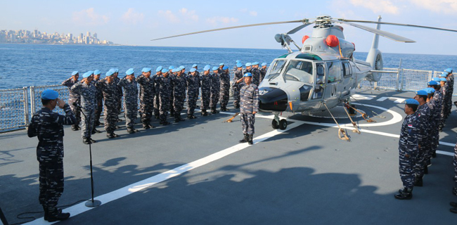 Prajurit Satgas MTF TNI Gelar Upacara HUT ke-73 TNI AL di Perairan Lebanon