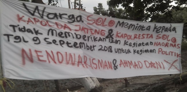 Spanduk Tolak Neno Warisman Dan Ahmad Dhani Muncul Di Kota Semarang