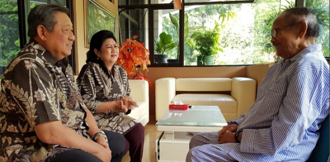 Sudah Bisa Duduk, Kondisi Habibie Semakin Membaik