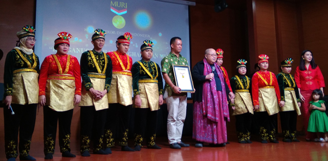 Rekor MURI Untuk Penari Tuna Netra