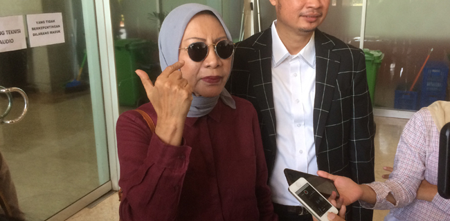 Ratna Sarumpaet Tantang Dua Menteri Jokowi Gugat RSCC