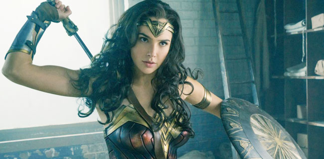 Gal Gadot, Wonder Woman Undur Tayang