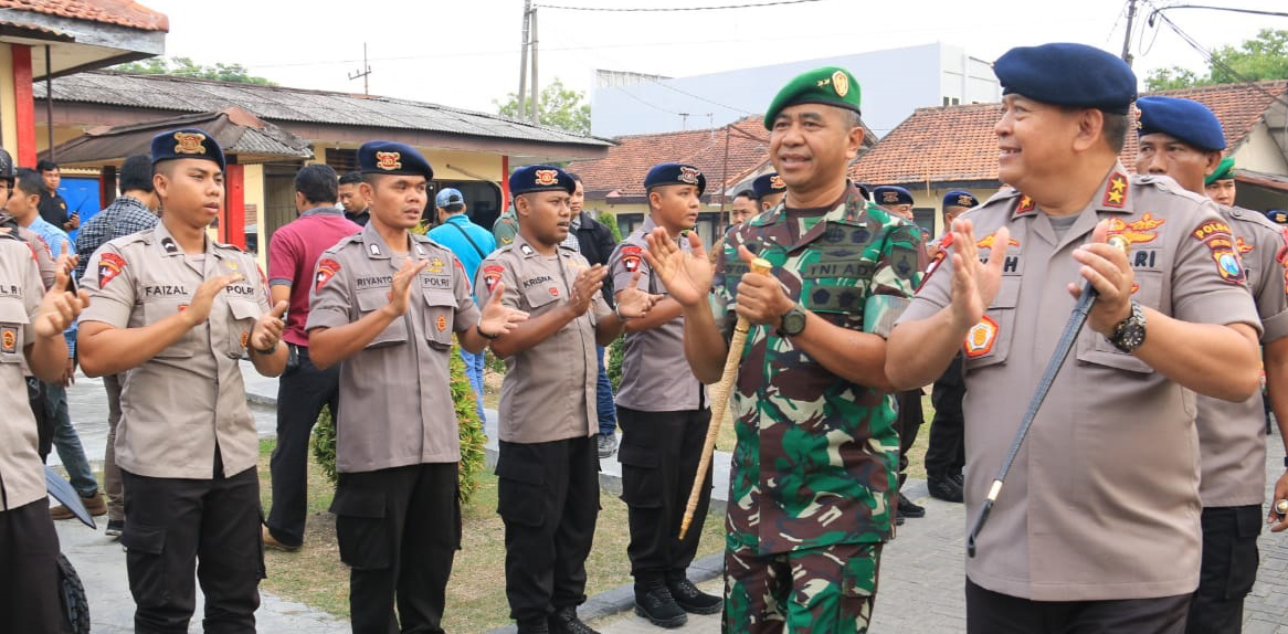 Sinergitas, Kapolda Dan Pangdam Pimpin Apel Pasukan Di Jawa Timur