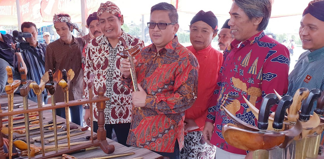 Senapati Nusantara Luncurkan Buku Saku Tentang Keris