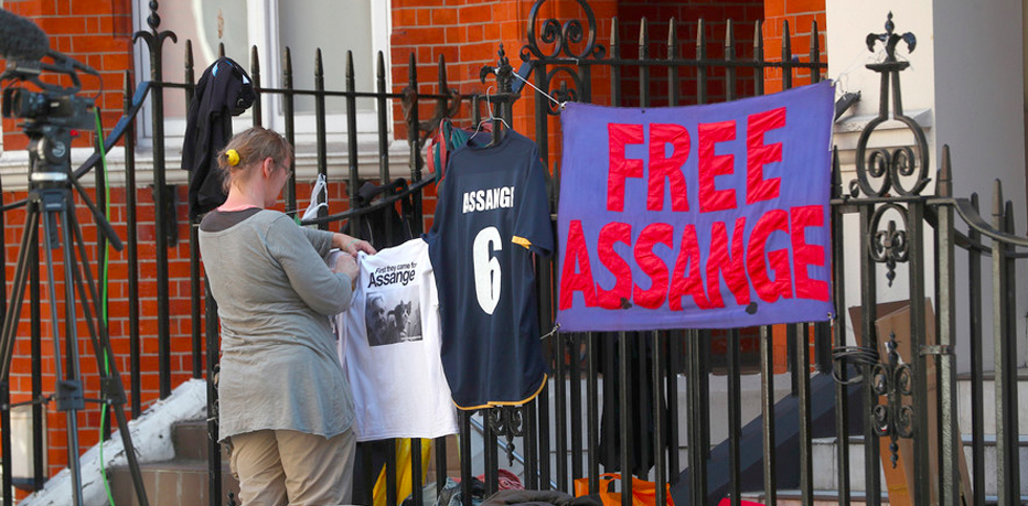Ekuador Cabut Pembatasan Komunikasi Julian Assange