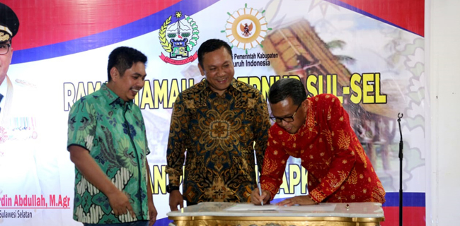 Nurdin Abdullah Serahkan Jabatan Sekjen Apkasi Kepada Bupati Pakpak Bharat