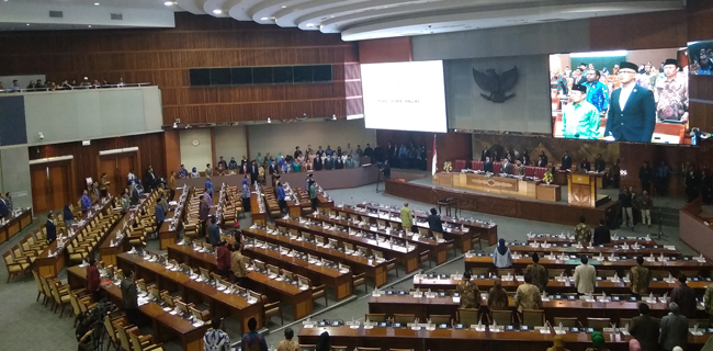 Bambang Soesatyo Lantik Sembilan Anggota DPR PAW