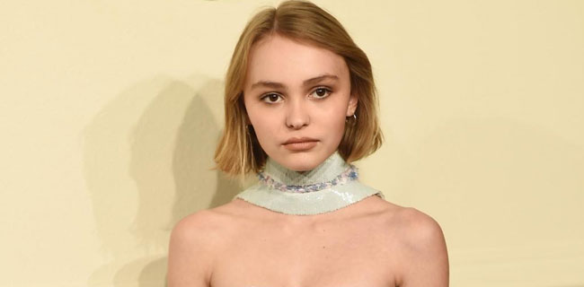 Lily-Rose Depp, Sudah Berani Pose Topless