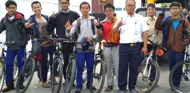 Ikut Reuni 212, Mahasiswa ADI Lampung Kayuh Sepeda Ke Jakarta