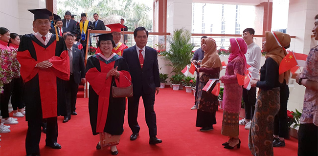 Tarian Mahasiswa Indonesia Sambut Kedatangan Megawati Di Fujian
