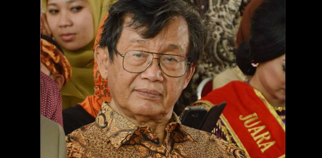 Ini Alasan Ajip Rosyidi Kembalikan Habibie Award