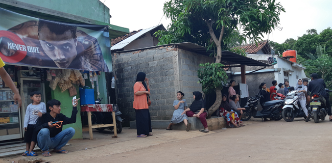 Rumah Kontrakan MN Jadi Tontonan Warga