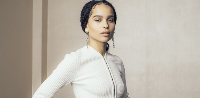 Zoe Kravitz, Dikelilingi Gadis Pirang