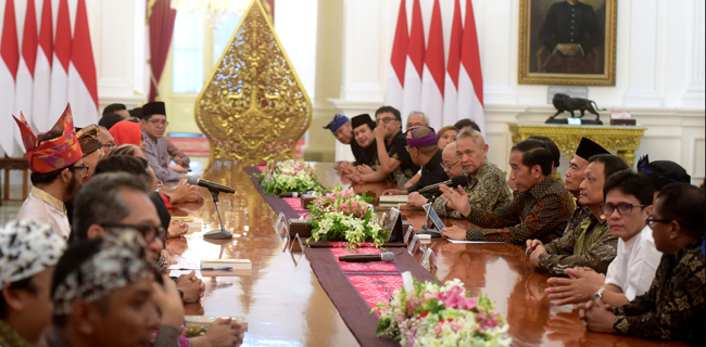 Jokowi Terima Seniman Dan Budayawan Di Istana