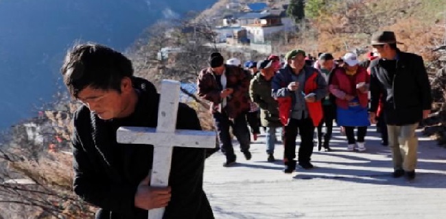 Membawa Salib Di Tibet
