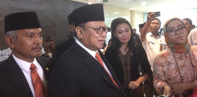 6 Anggota MPR Di-PAW, Ketum Hanura: Sudah Pindah Partai Masih Hadir Di DPR <i>Kan</i> Lucu