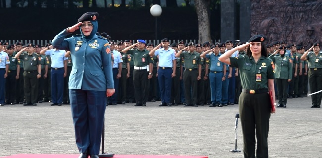 Peringati Hari Ibu, Mabes TNI Gelar Upacara Bendera