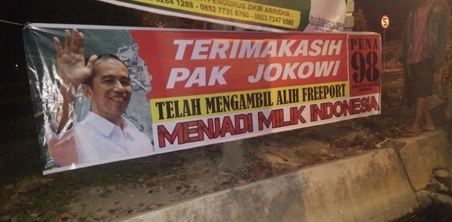 Spanduk Terima Kasih Jokowi Atas Pengambilalihan Freeport Disebar Aktivis
