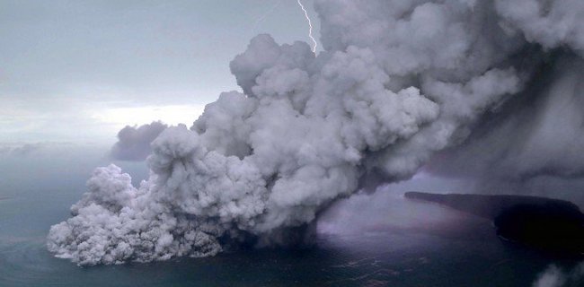 Pasca Tsunami, Anak Krakatau Batuk 32 Kali