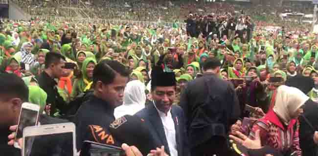 Salawat Badar Sambut Kedatangan Jokowi Dan Iriana Di Harlah Ke 73 Muslimat NU