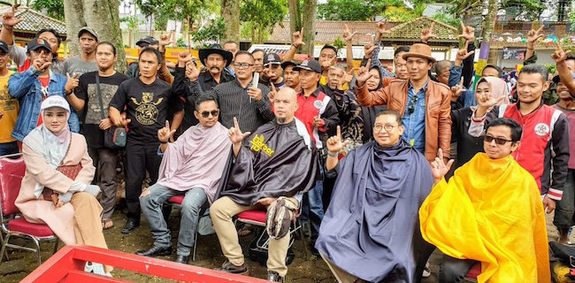 Jangan Tiru Aksi Potong Rambut Jokowi Dan Fadli Zon