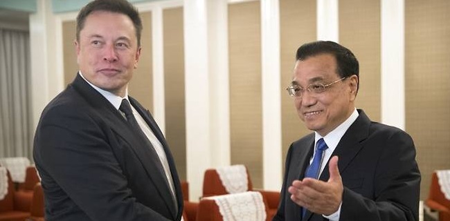 China Tawarkan <i>Permanent Residency</i> Ke Bos Tesla
