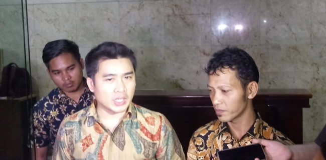 Andi Arief Laporkan Lima Pendukung Jokowi Ke Polisi
