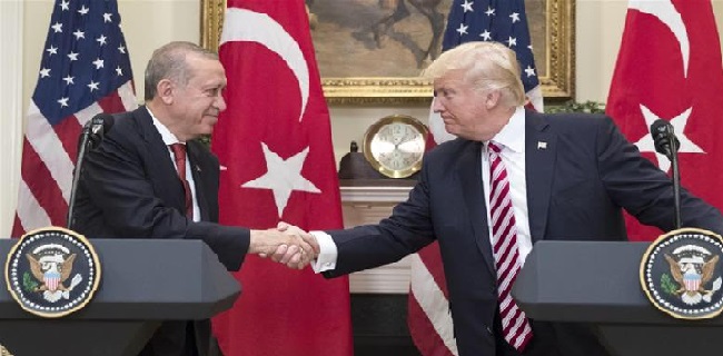 Lewat Telepon, Erdogan Bahas Zona Aman Di Suriah Dengan Trump
