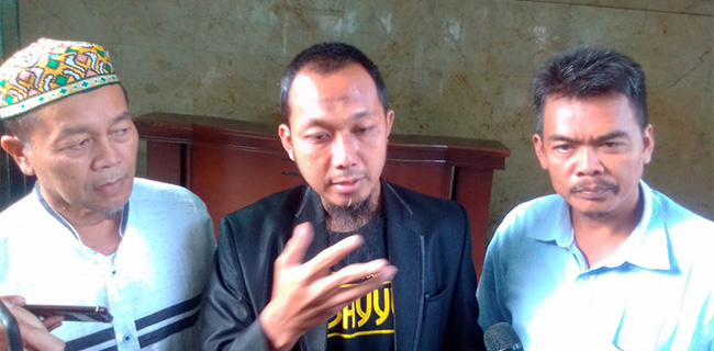 Merasa Difitnah, Petani Bawang Adukan Guntur Romli Ke Polisi