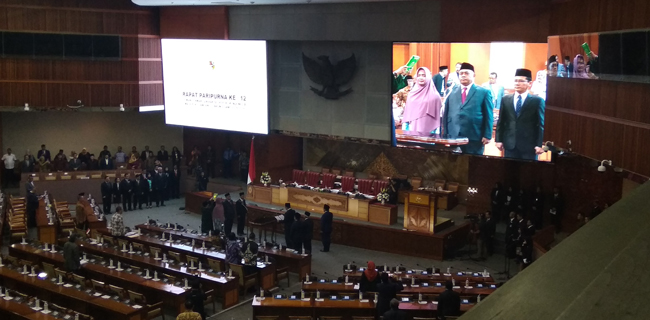 Bambang Soesatyo Lantik Tiga Anggota DPR PAW