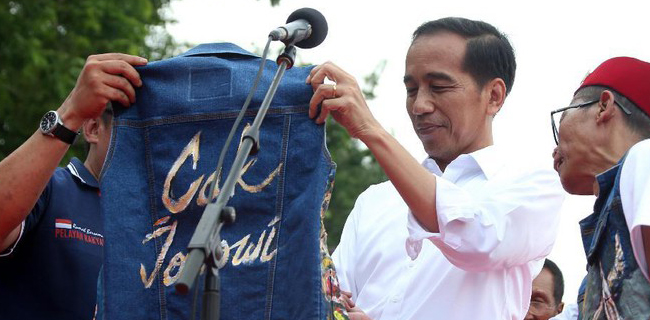 Terima Saja Bila Jokowi Dicatat Sejarah Sebagai Presiden <i>"Jancuk"</i>