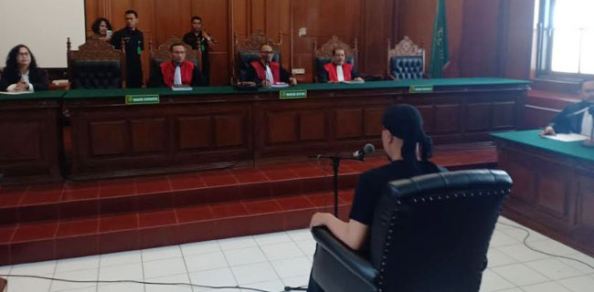 Hakim PN Surabaya: Dalam Kasus Ini Anda (Ahmad Dhani) Tidak Ditahan Ya