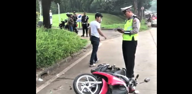 Anggota Polisi Yang Menonton Pengrusakan Motor Di Tangsel Harus Diberi Sanksi
