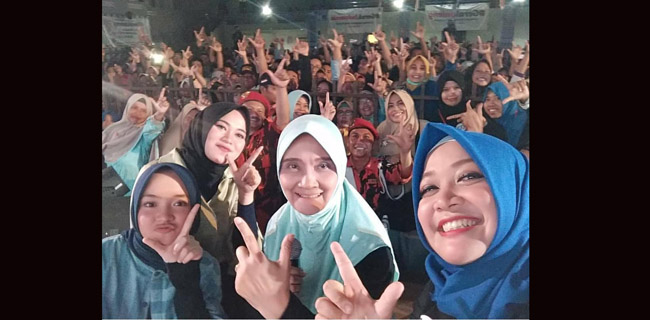 Relawan GerakJateng Kenalkan Prabowo-Sandi Lewat Konser Indonesia Menang