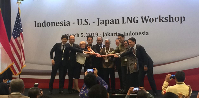Kelebihan Pasokan, Indonesia Tawarkan LNG Ke Amerika Dan Jepang
