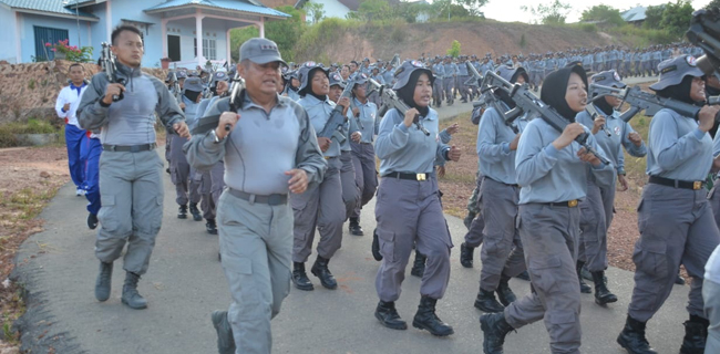 Kepala Bakamla Lari Bersenjata Bersama Paramiliter